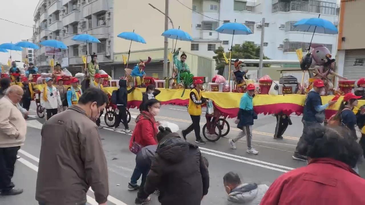 大陣仗！「真人蜈蚣陣」再現台南佳里　全長逾201公尺創金氏紀錄