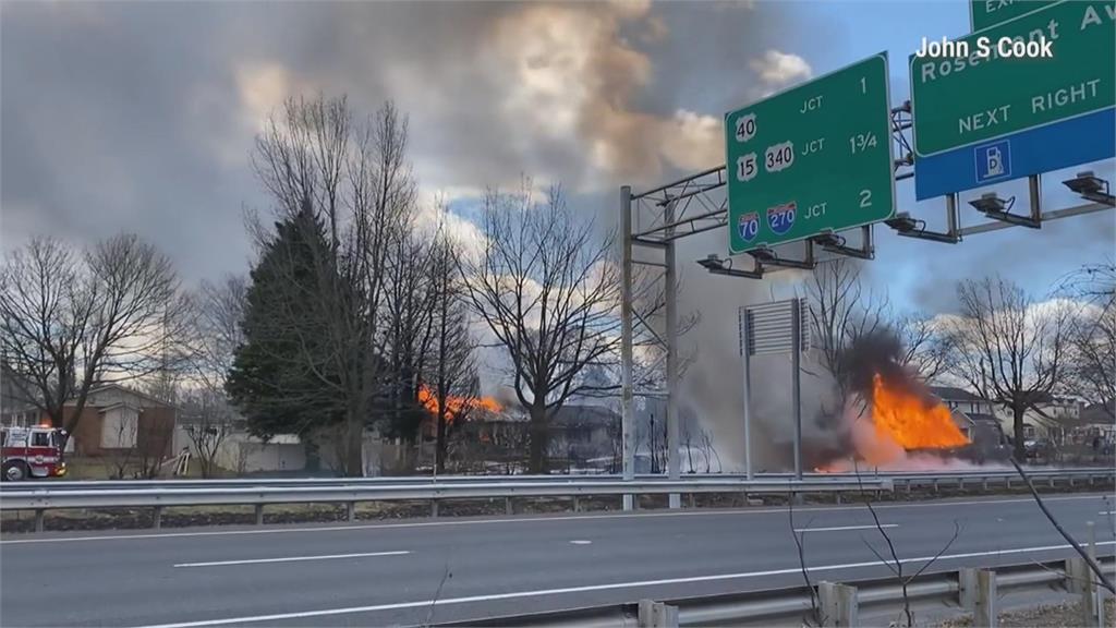 美國馬里蘭州油罐車翻覆起火　場面一度危急！　1司機死亡