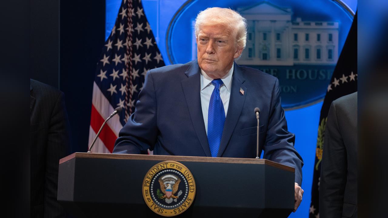 快新聞／川普竟又嗆台灣「偷晶片」！稱多數貿易協議有效：加徵全球10%關稅