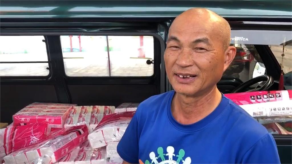 偏鄉地區開車叫賣　衛生紙清潔劑也夯