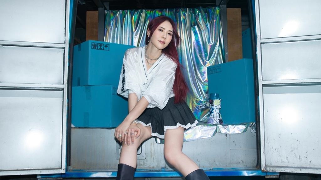 台語女星50萬粉專慘被盜！經營10年心血全失 她緊急出手了