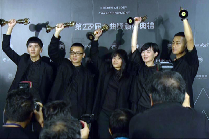 方大同.艾怡良稱王封后 「草東」金曲大贏家