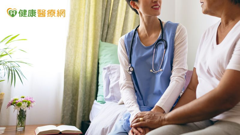 「早發性失智症」65 歲前發病　醫籲：治療搶時間！