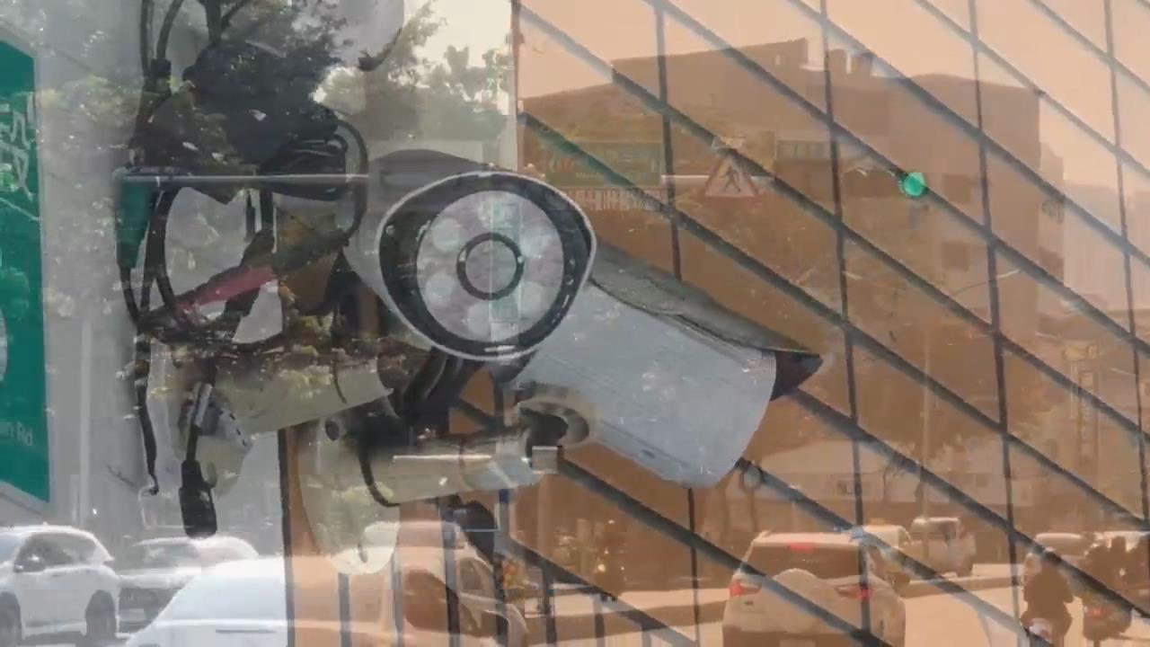 檢舉狂魔「24H猛拍鄰居違規」！法院見1幕「45張罰單全撤銷」原因曝光