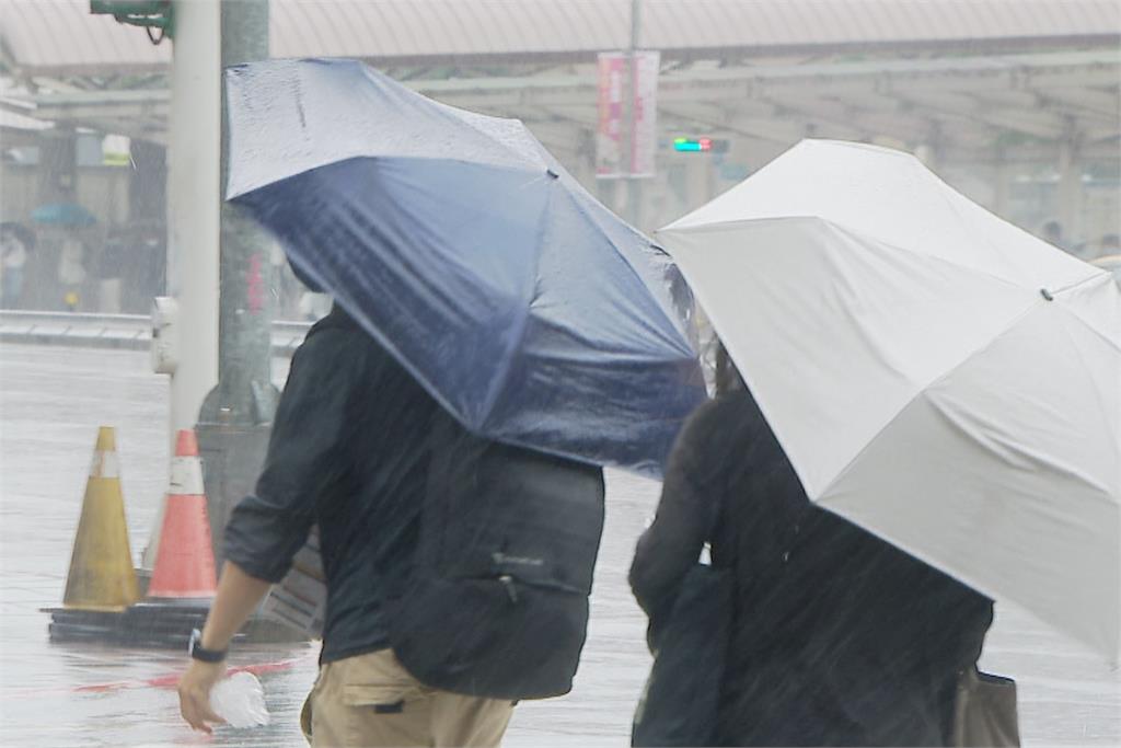 快新聞／暴雨狂襲！　氣象署發布雙北大雷雨即時訊息