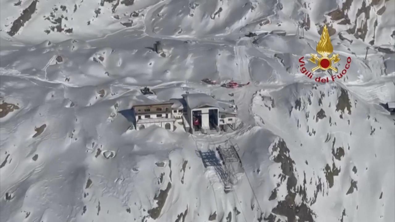 滑雪勝地纜車撞上山頂站 4人受傷百人一度受困