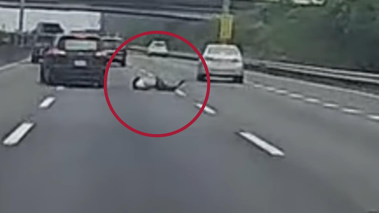 國道上演真實版《玩命關頭》!男從「後座摔出」後車S型急閃30秒片流出…