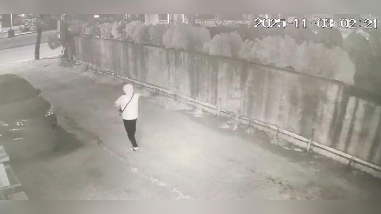 快新聞／逃逸畫面曝！烏日火警釀2死　嫌犯冷靜走路邊脫手套