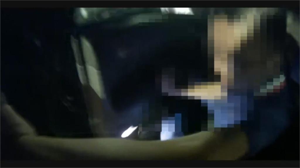 綠燈忘起步下秒見警就加速逃原來是酒駕喝茫了！