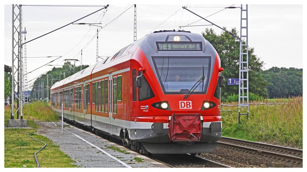 火車不等無緣的人！婦人搞丟車票　怒摔行李大罵站務員「這3字」