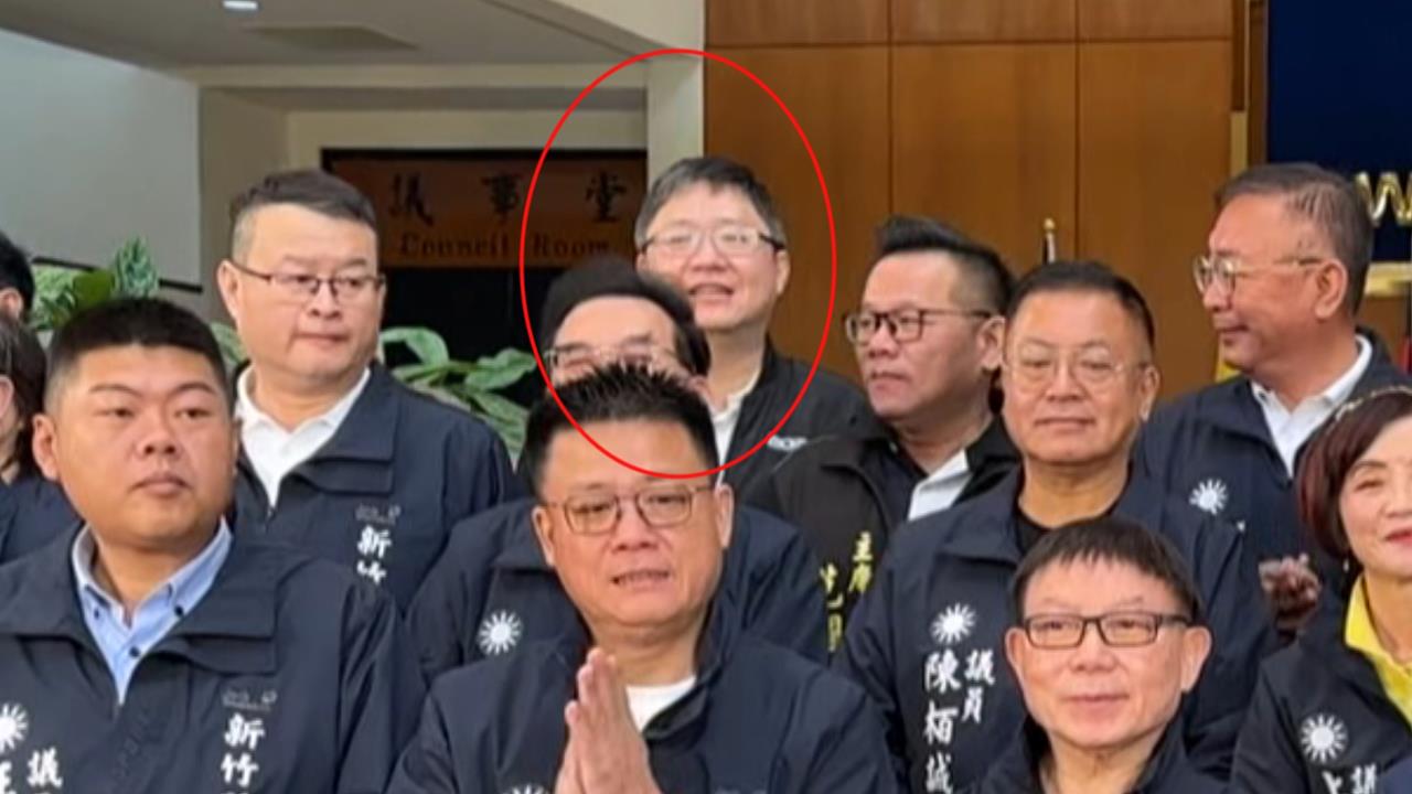 陳見賢宣布參選鄭朝鐘站台　鄭朝方：管不了哥哥