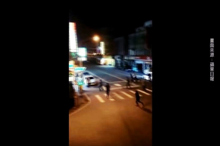 宜蘭街頭上演《古惑仔》  惡少街頭囂張開槍