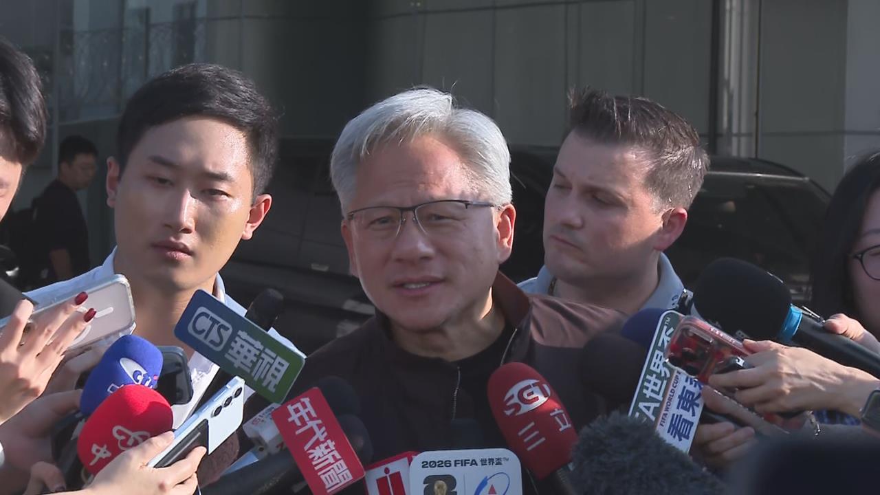 快新聞/黃仁勳飛抵台北!晚上不逛夜市先睡覺 直言「這材料」很重要