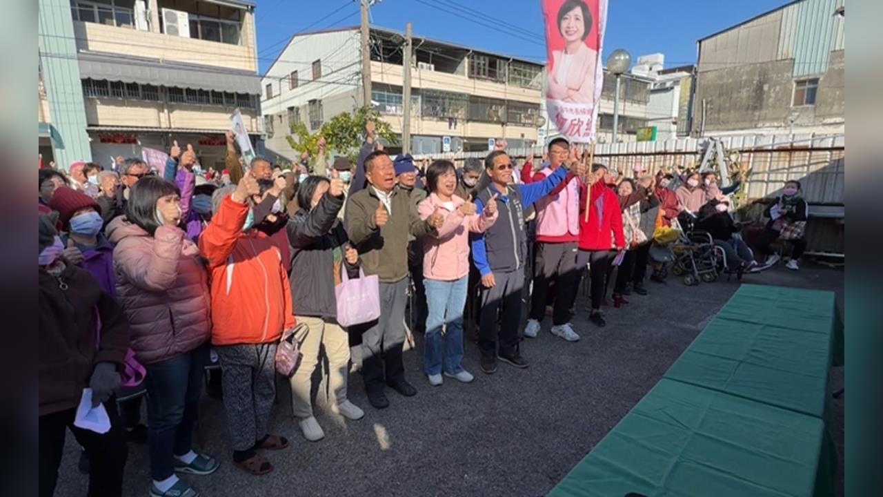 台中選戰藍營姊弟還在爭! 綠定一尊何欣純端牛肉拚戰