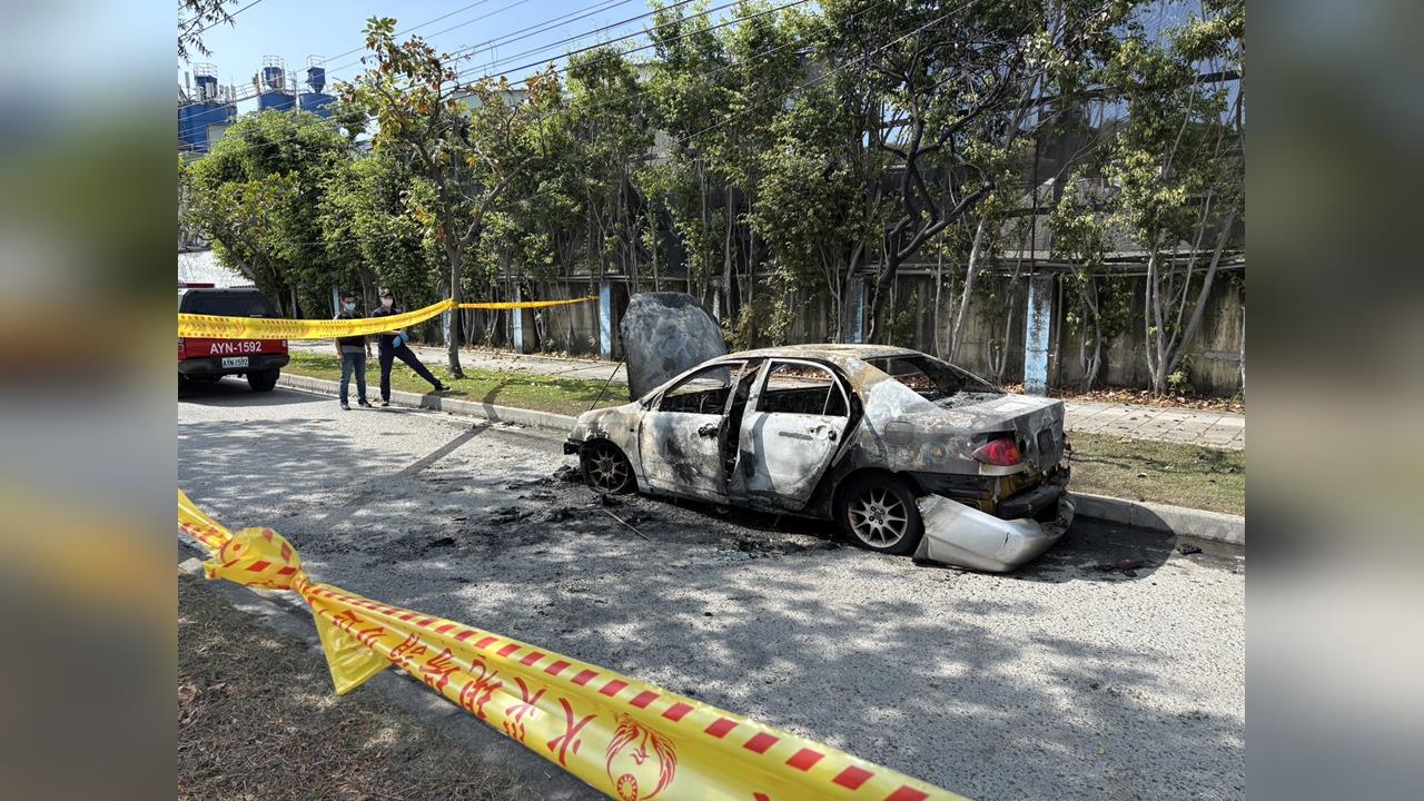 快新聞／台中大里火燒車！車內驚見焦屍「面目全非」　身分待釐清