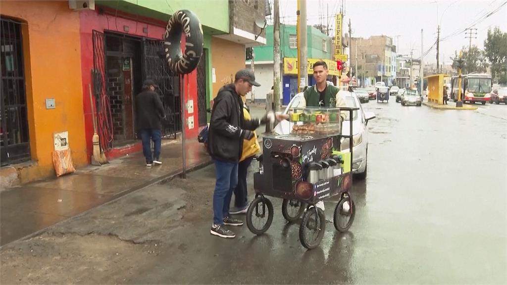 秘魯工作難找！　委瑞內拉移民創業開行動咖啡車