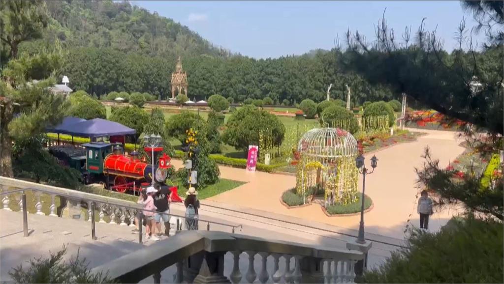 南投遊樂園區湧賞花人潮　！　杉林溪近八千盆牡丹花綻放