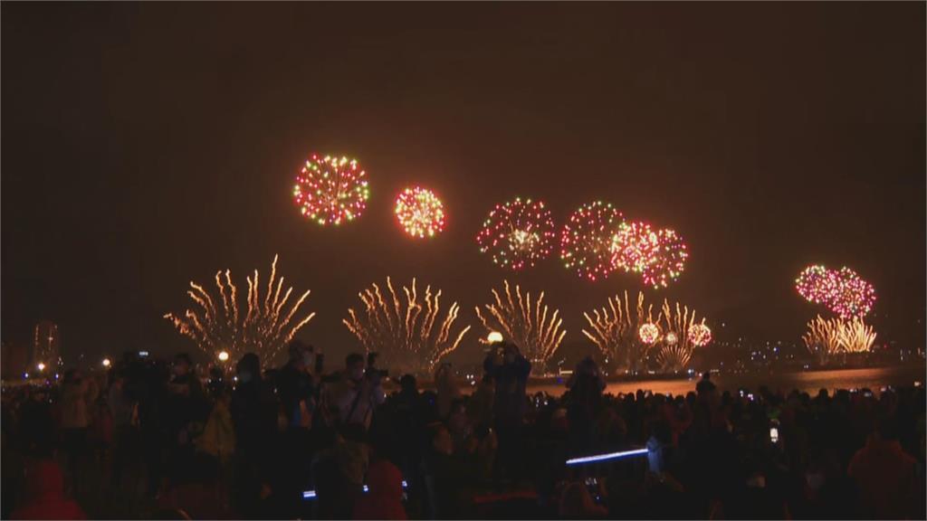 漁人碼頭　煙火璀璨閃耀夜空