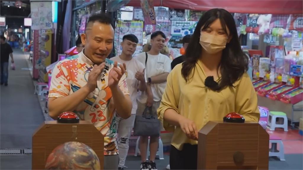 保齡球國手「和夜市老闆娘PK推球」　他信心竟備受打擊喊：完蛋了