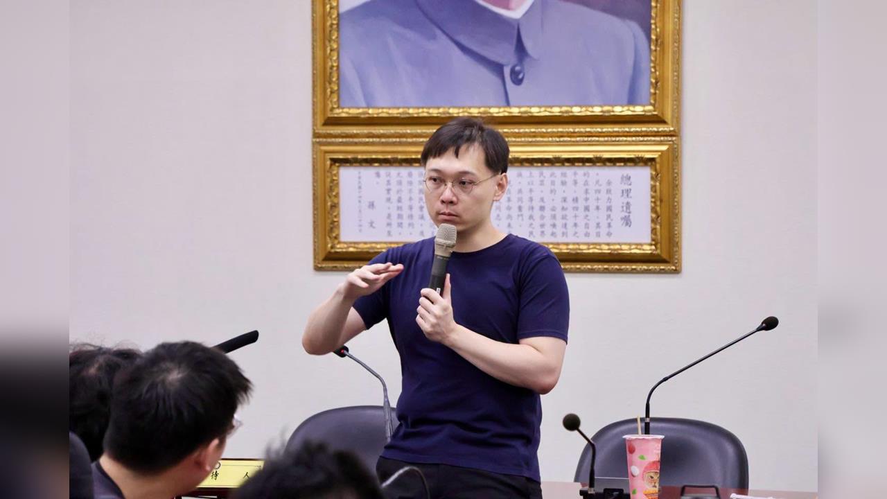 快新聞／黃士修嗆蔡阿嘎兒「醜小孩」！藍營議員參選人憋笑喊1句挨批