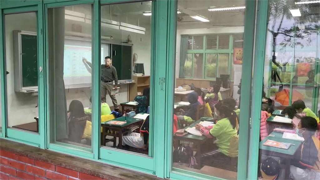 傳承台語！還自編教材考證照　人稱「阿樹哥」黃逸樹教台語