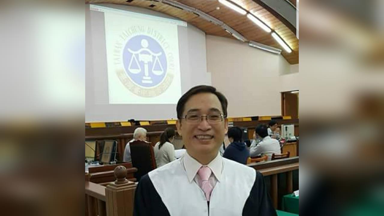 快新聞／台中法院爆衝突！女子狠甩律師公會理事長巴掌　全律會緊急發聲