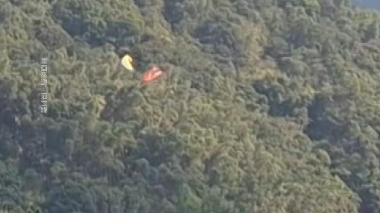 南投2飛行傘"空中相撞" 網友笑稱:空中也有三寶