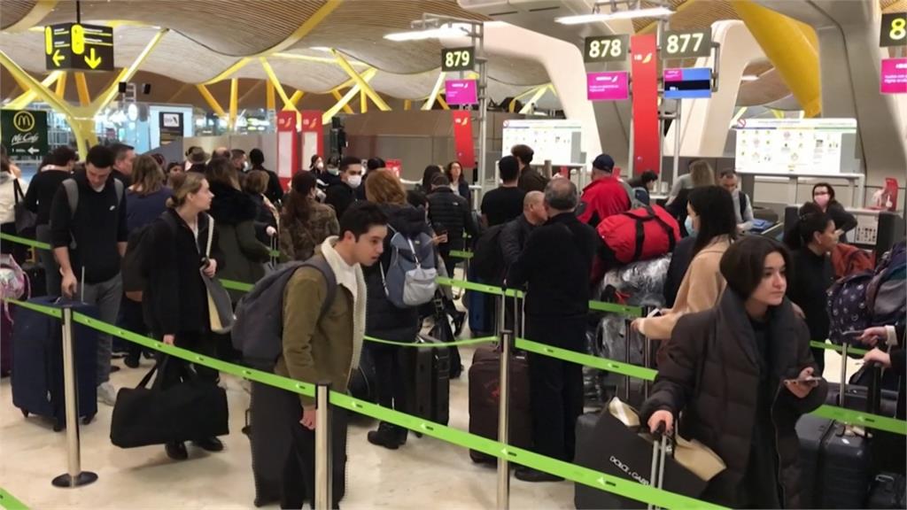 川普下令歐陸旅遊禁令 旅客塞爆機場「闖關」