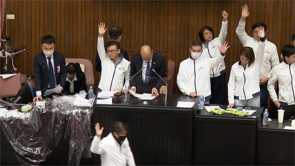 快新聞／大法官人事同意案投票結果出爐！　正副院長、5位被提名人「全被封殺」