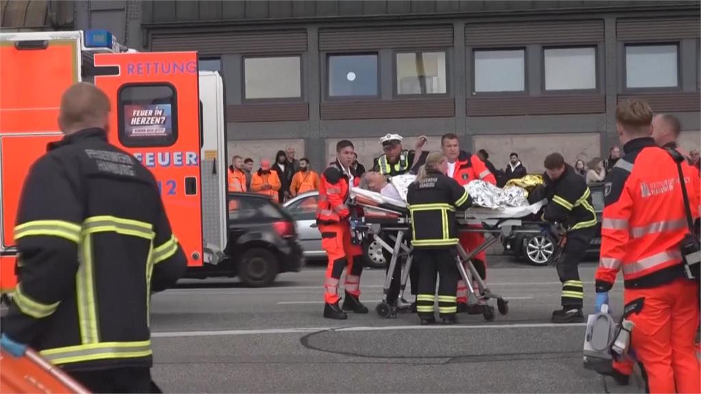 德國漢堡火車站爆持刀攻擊！　至少釀18傷　其中4人命危