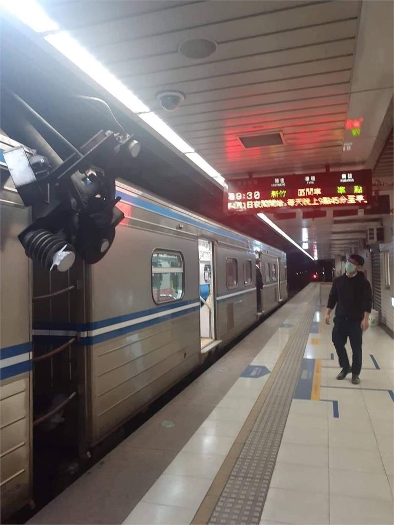 快新聞／台鐵再出狀況！ 南港站集電弓傾斜 205名乘客受影響