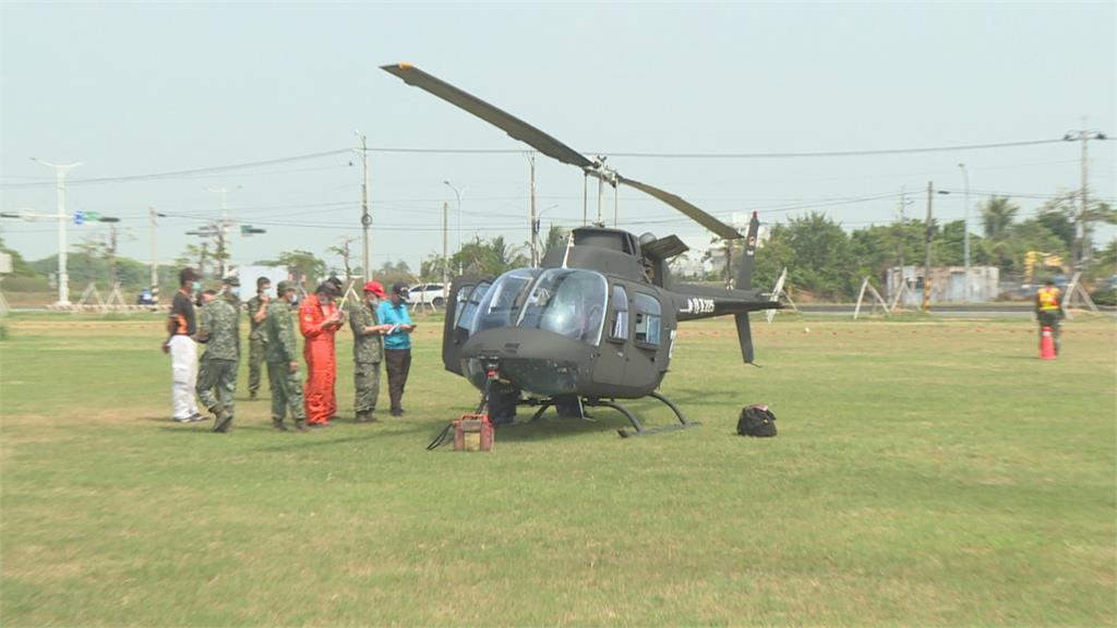 TH-67教練機迫降台南鹿耳門聖母廟　熱度指示燈異常！民眾直擊一頭霧　水