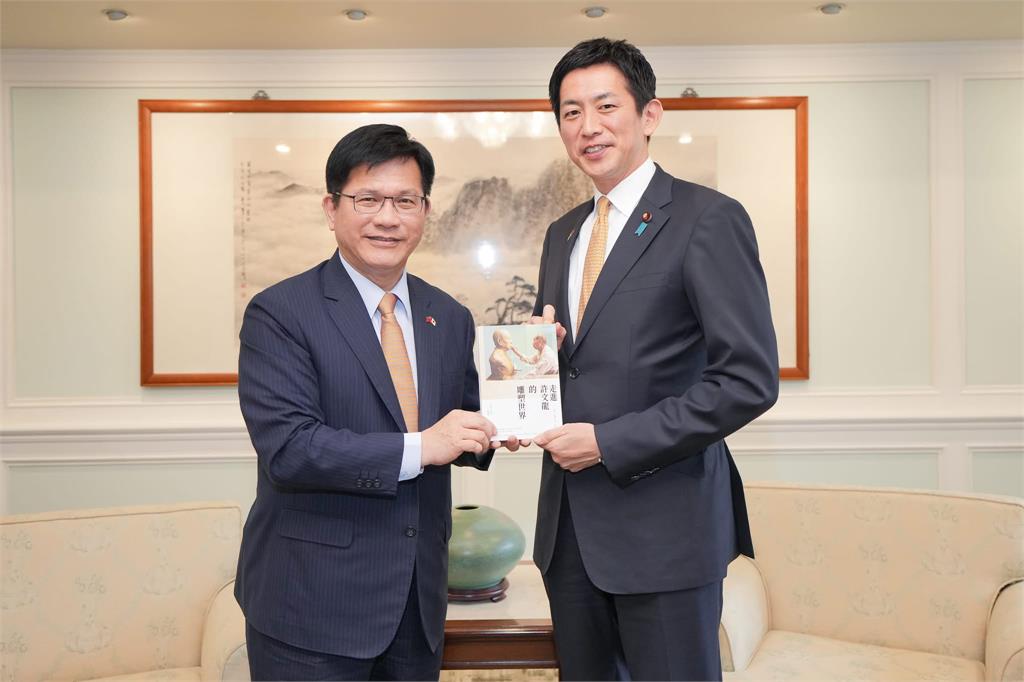 快新聞／接待日眾議員小林鷹之   林佳龍：盼台日共築「民主非紅供應鏈」
