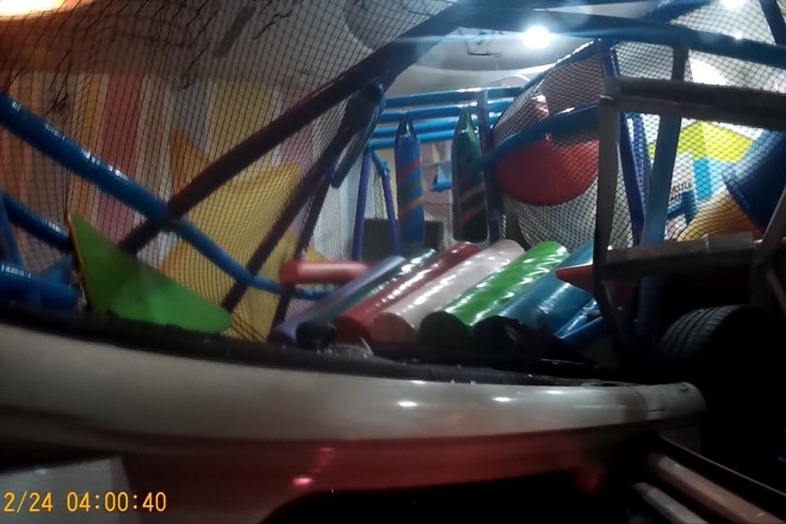 嘉義男開車衝撞幼兒園 幸假日無人傷
