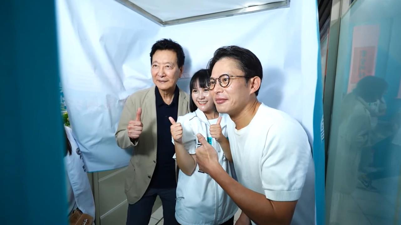 趙少康站台白營小雞 鍾小平嘆：天要下雨娘要嫁人 藍恐少一席