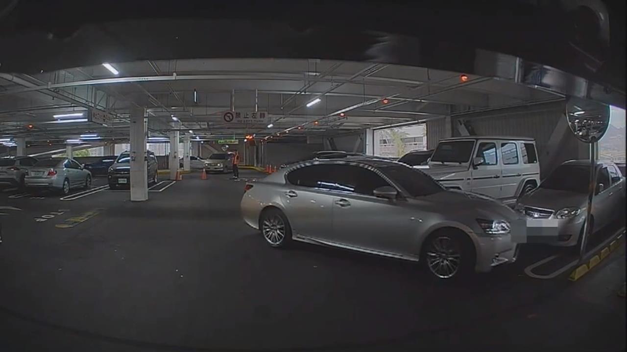 美式賣場「連環撞」！　肇事駕駛神情恍惚一驗「毒品陽性」