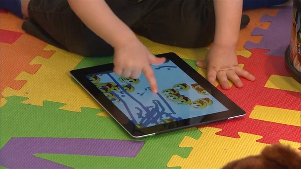 憂成癮不如引導　美國專家：和小孩談3C產品使用感受