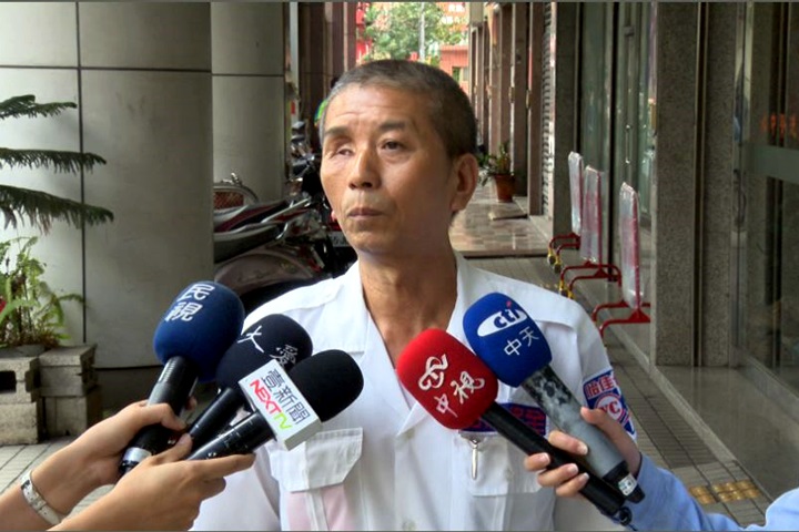 「不要怕電梯損壞我賠」暖心管理員救人第一