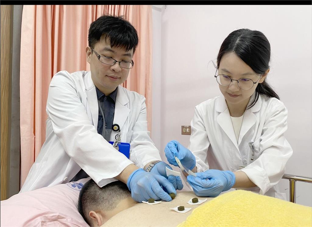 天熱做對「一件事」可減緩過敏、流鼻水   中醫師揭密冬病夏治