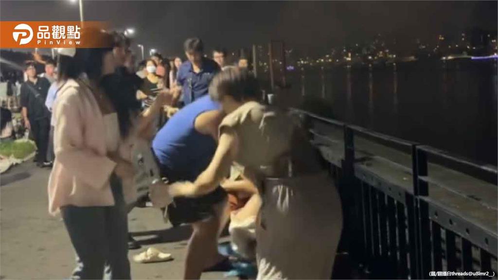大稻埕煙火大亂鬥！情侶路邊開戰「扯髮甩地」