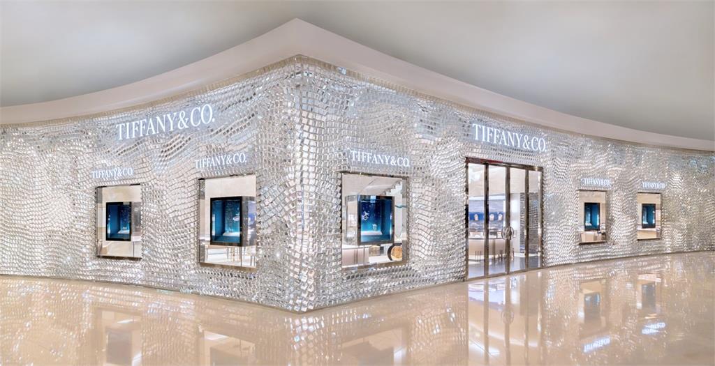 Tiffany & Co.旗艦店根本打卡熱點　1.6萬顆玻璃磚牆面美如鑽石