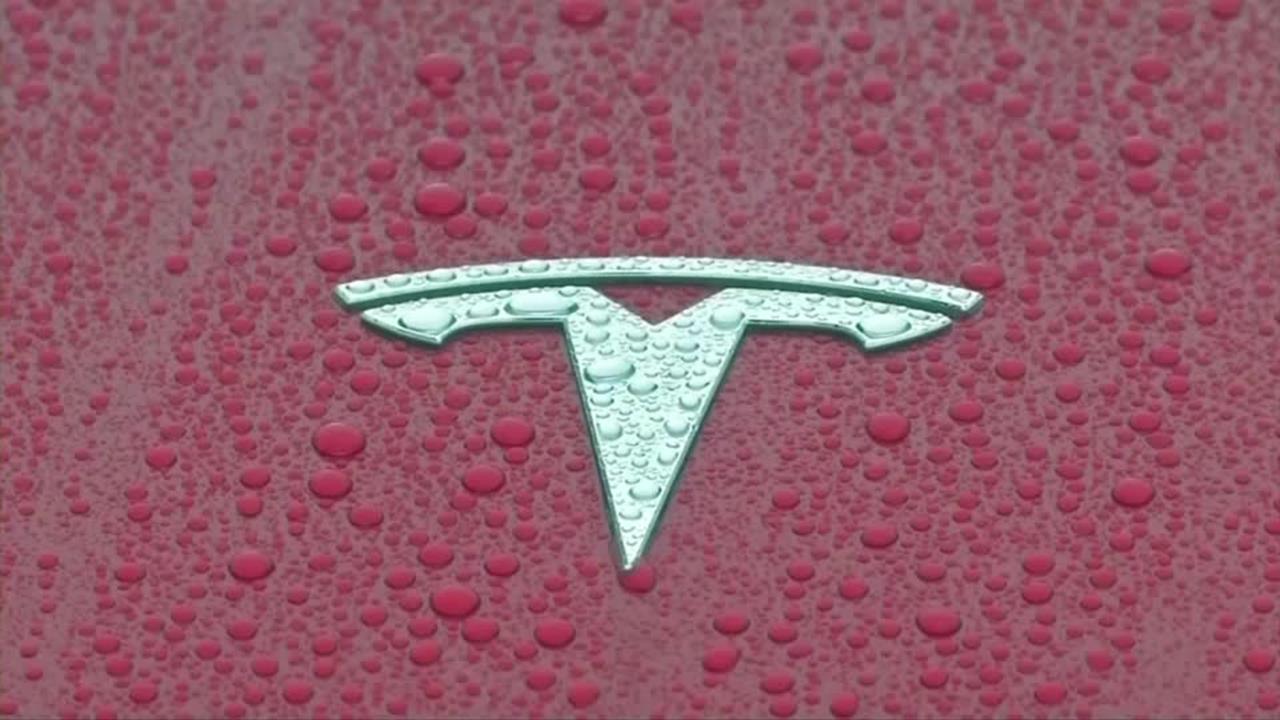 好看但危險　特斯拉隱藏式車門把手釀禍　中國9車廠召回逾400萬輛車改善