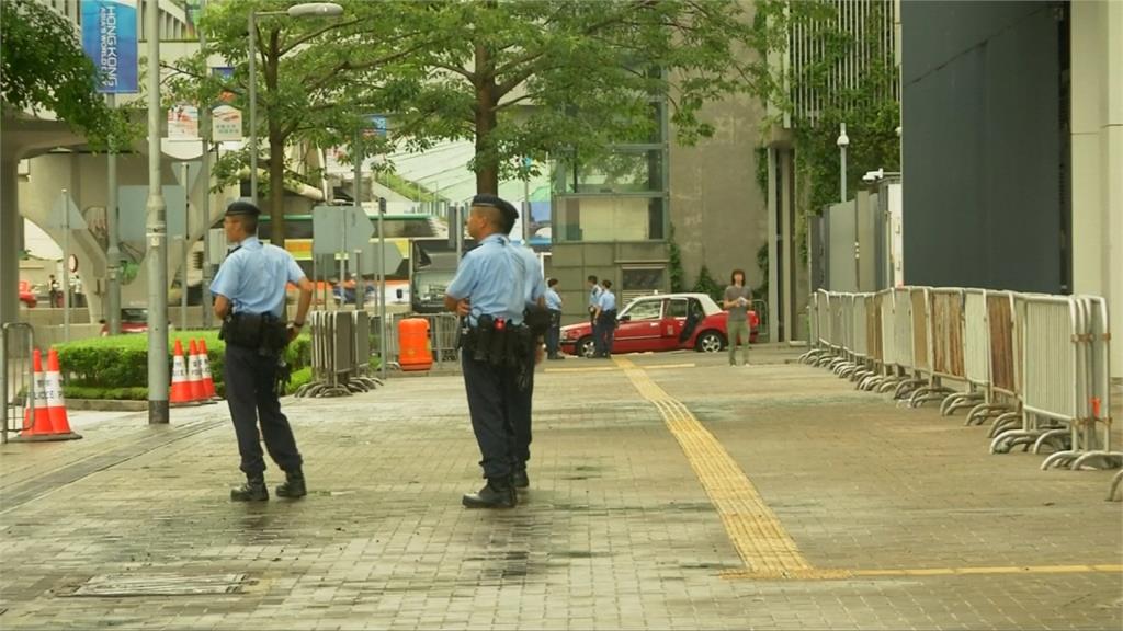 不滿暴力鎮壓反送中 8人洩漏港警個資遭逮