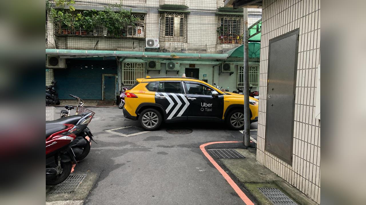 快新聞／Uber機車載客上路？在北投推「這活動」　計程車司機氣炸了