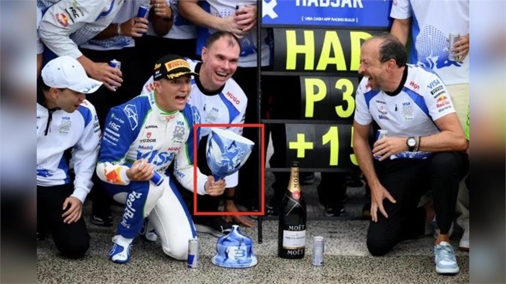 F1(影)/荷蘭大獎賽最爆笑的一幕!20歲新秀興奮過頭獎盃竟然被他拆成兩半