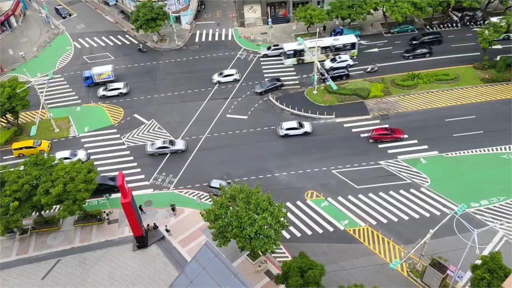 天母棒球場旁路口路大改造 新標線太複雜 民眾直呼:看不懂