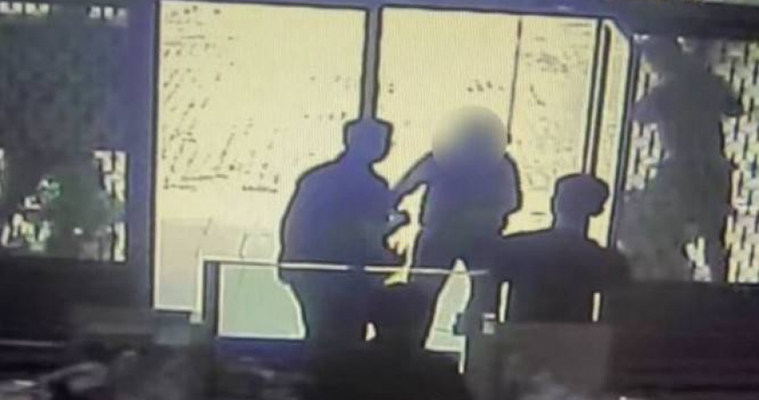 網戀女友討醫療費！台東翁暈船險匯300萬救急　警阻詐保積蓄