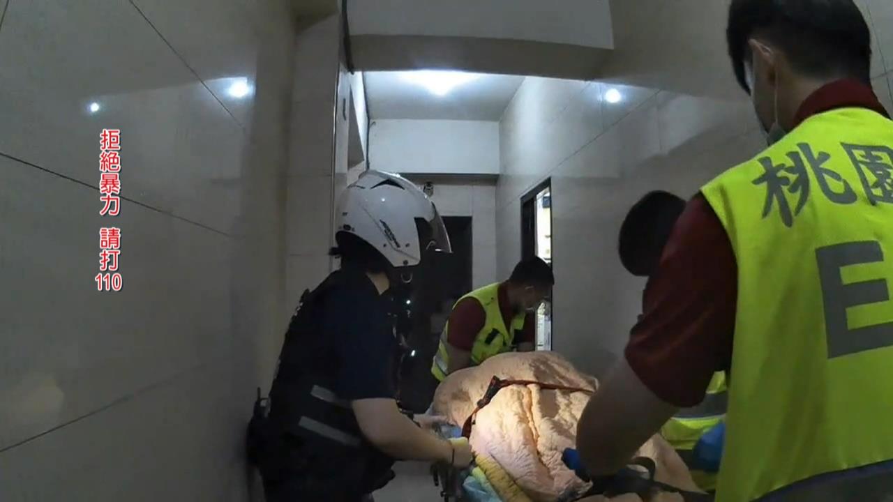 駭人情殺! 女遭男友割頸衝超商求救 男自戕昏迷