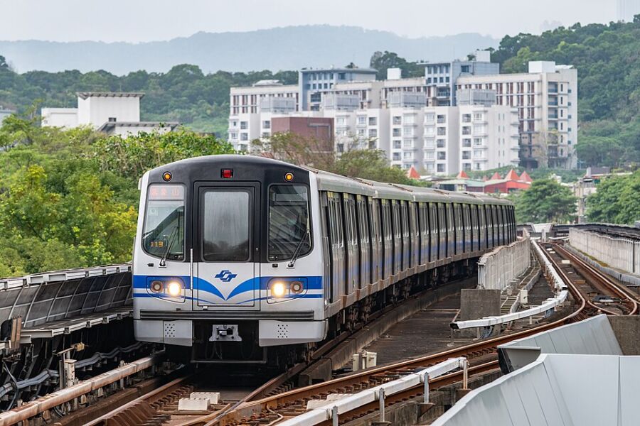 新北捷運徵才開缺 AI 職　「零經驗可投」起薪上看 7 萬 5 千元