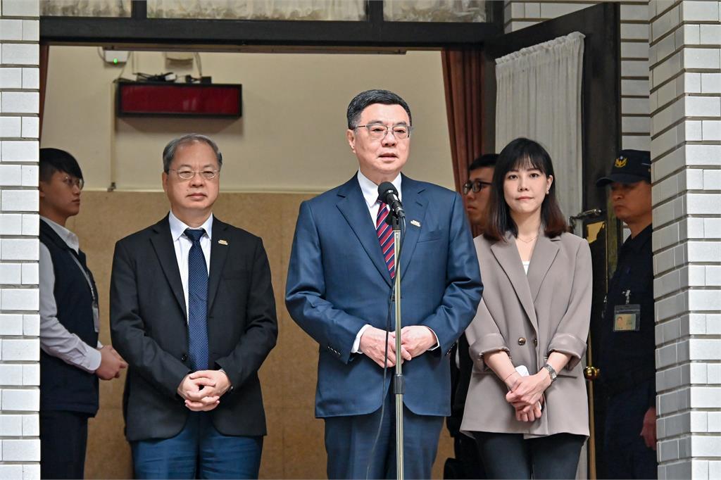 快新聞／「亞亞」強硬拒絕離境　卓揆說重話：政府溫柔堅定「沒妥協空間」